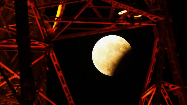 Japao-eclipse-lunar-20120604-size-598